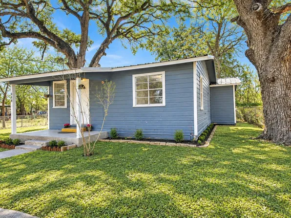 908 Tank St, Lockhart, TX 78644