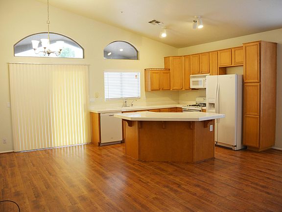 4th image of 8152 E Maria Dr