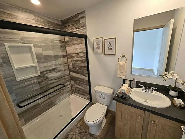 3 bed, 2.0 bath, 1056 sqft, $3,100 — Photo 4