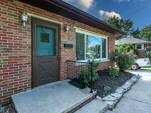 4th image of 223 Hy Vista Dr