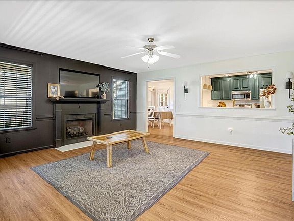 2nd image of 20 Pine Nut Ln