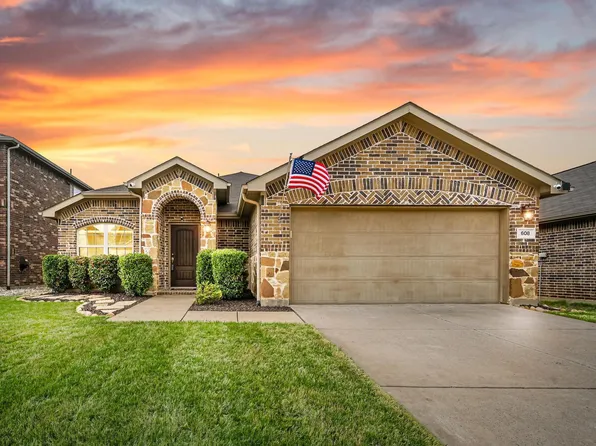 608 Crazy Horse Dr, Aubrey, TX 76227
