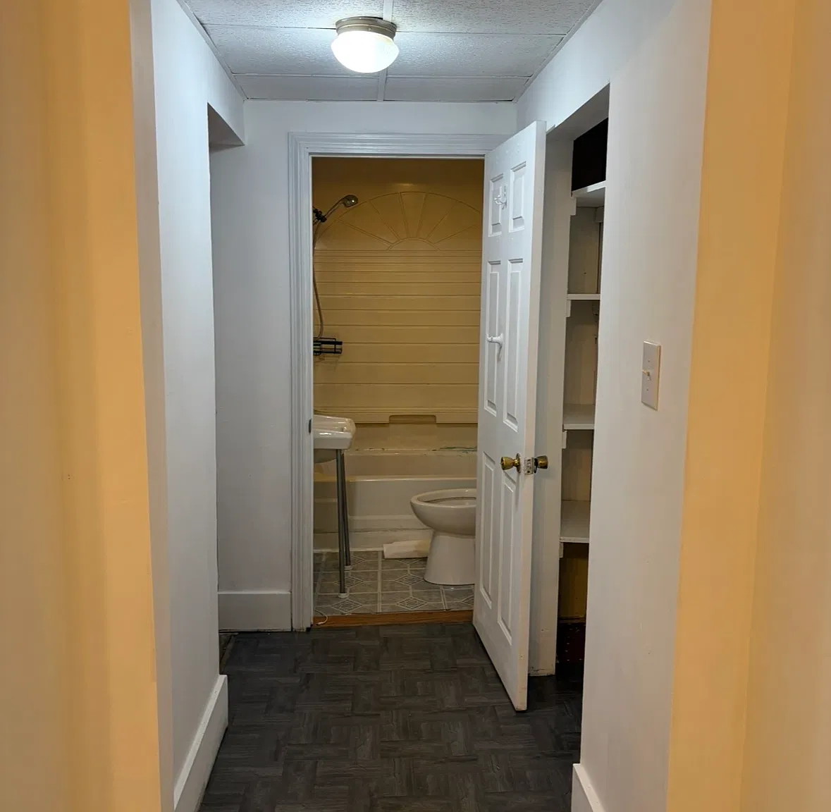 1 bed, 900 sqft, $1,600 — Photo 3