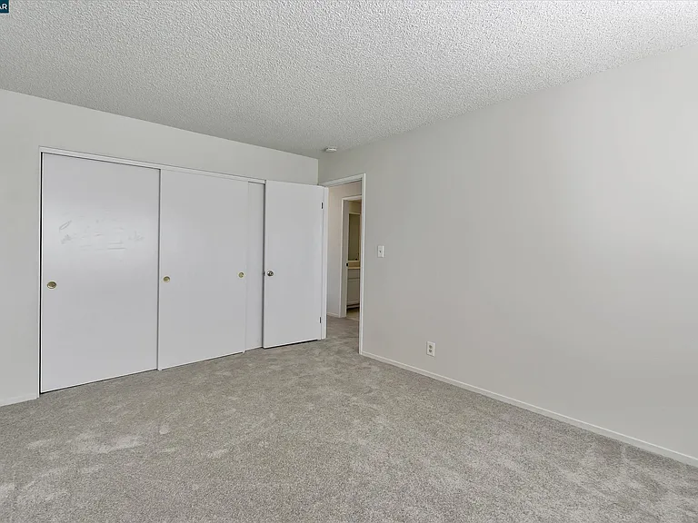 1956 Fair Ridge Ct — Photo 25