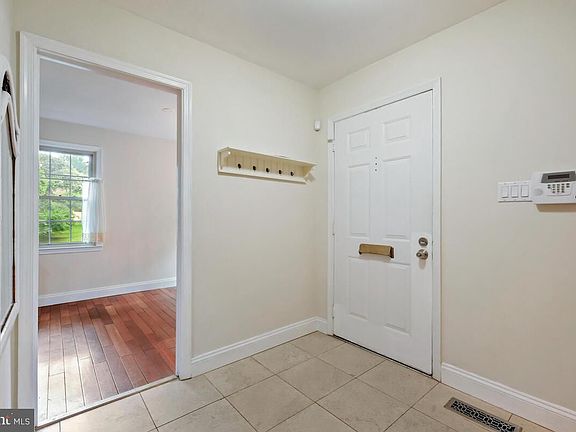 3rd image of 11426 Dorchester Ln