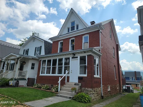 110 N 11th Ave, Altoona, PA 16601