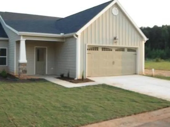 11 Castlemoor Loop, Adairsville, GA 30103