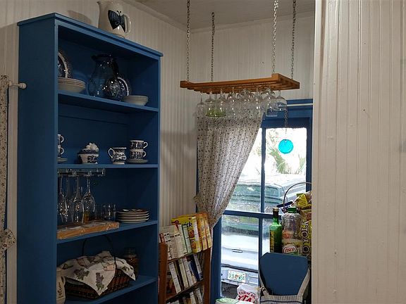 5th image of 124 Twine St