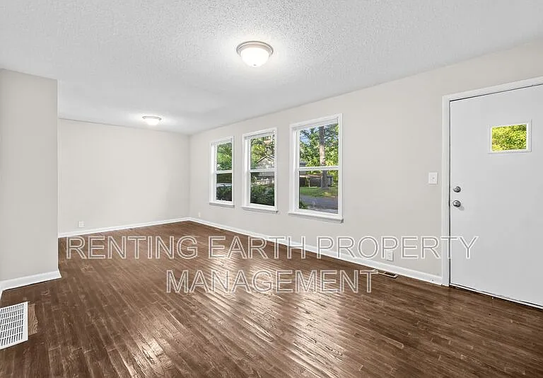 1128 Cardwell Ln — Photo 5