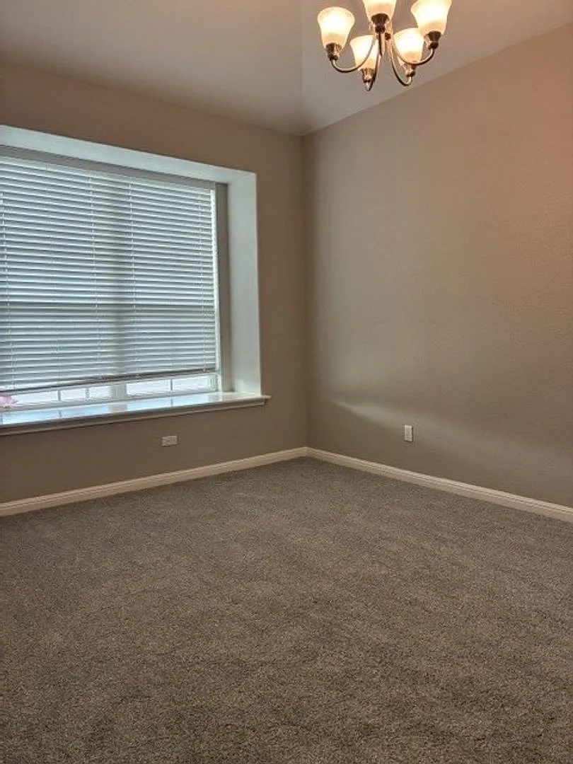 Spacious home in beautiful sudivision — Photo 4
