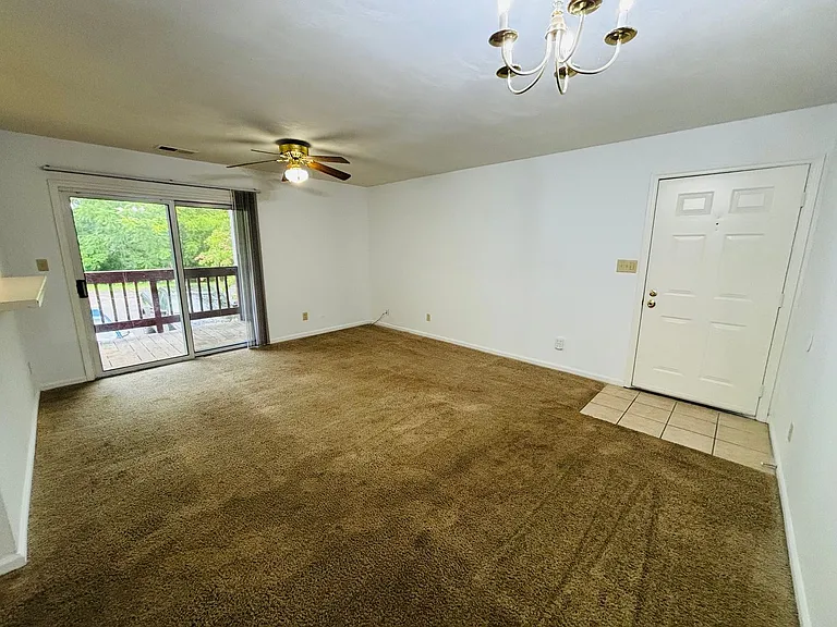 401H Berryfield Ln — Photo 2