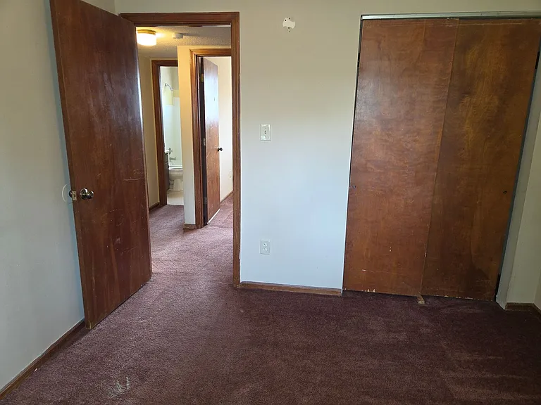 922 W Texas Ave — Photo 9