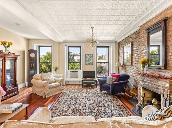 124 Carroll St APT 2