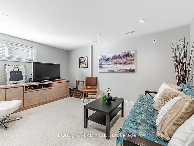 90 George Henry Blvd #17 — Photo 29