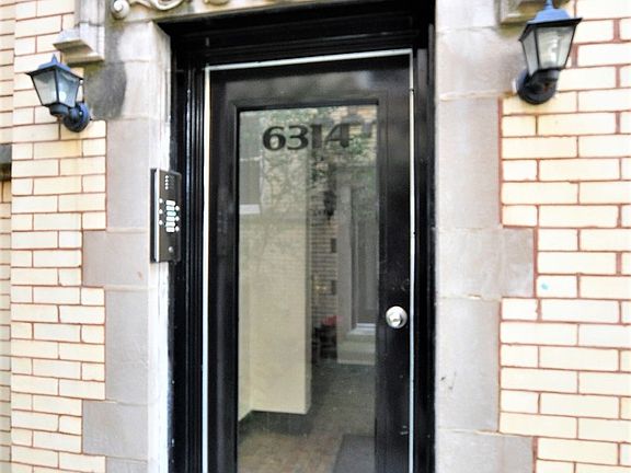 4th image of 6314 N Fairfield Ave APT 2B
