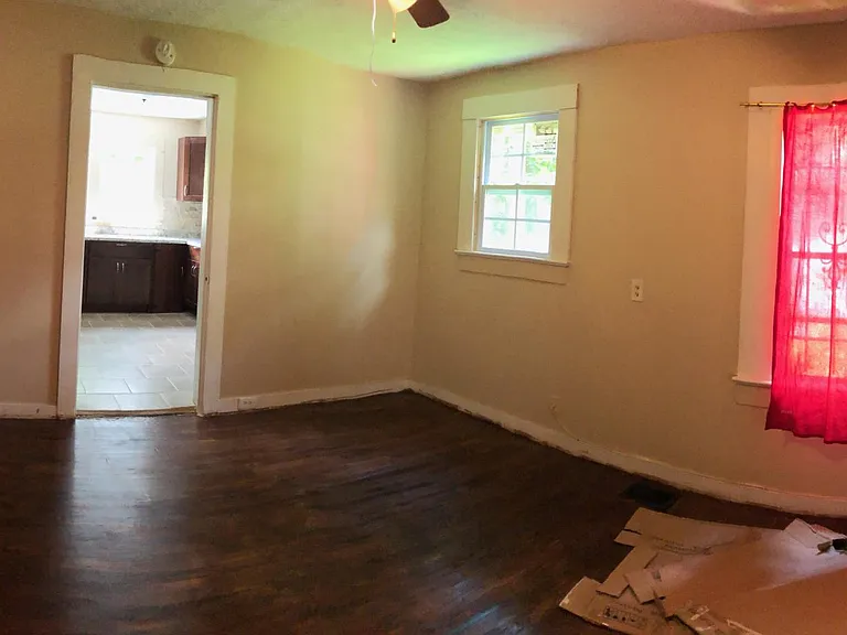 1390 McClelland Ave — Photo 1