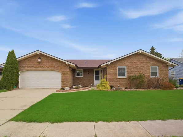 25 Devonshire Cir, Elgin, IL 60123