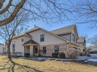 165 Springdale Ln, Bloomingdale, IL 60108