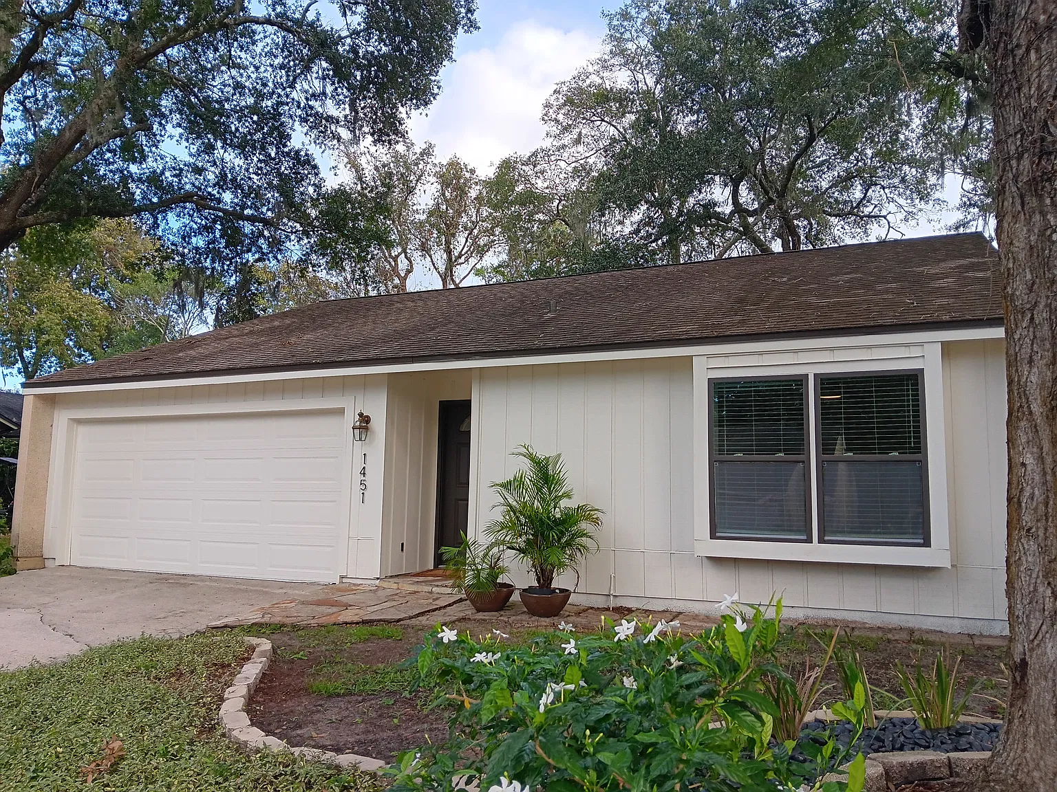 2 bed, 1187 sqft, $1,800 — Photo 1