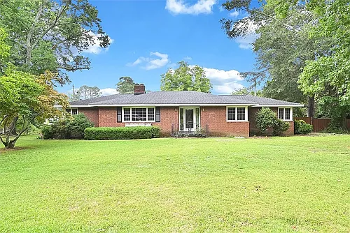 1102 Greenacres Photo 1