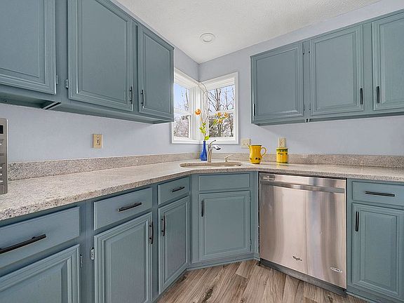 4th image of 2716 Hawk Trace Ct NE