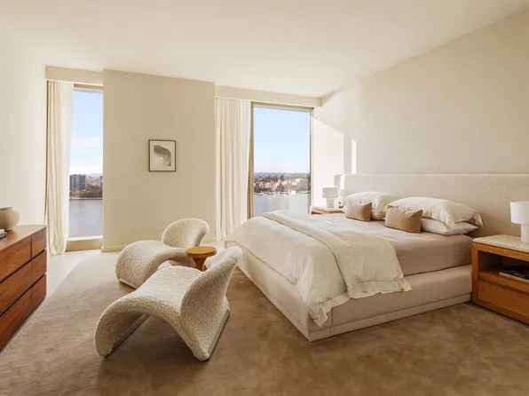 500 West 18th Street image 9 of 21