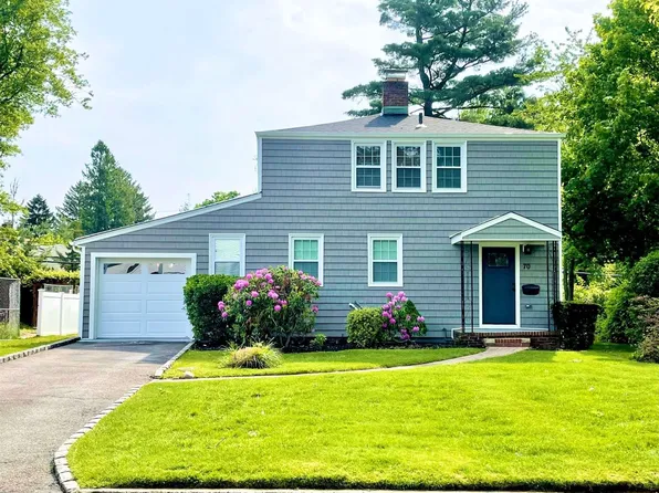 70 Appletree Lane, Roslyn Heights, NY 11577