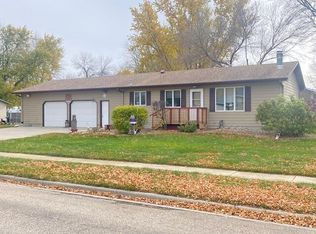 2010 14th Ave SE, Aberdeen, SD 57401