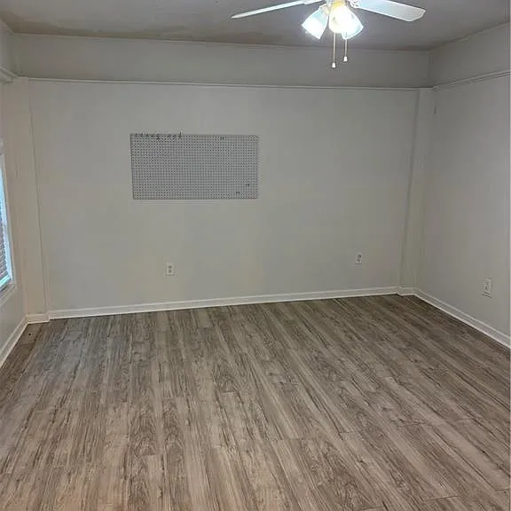 111 E Belmont Dr — Photo 11