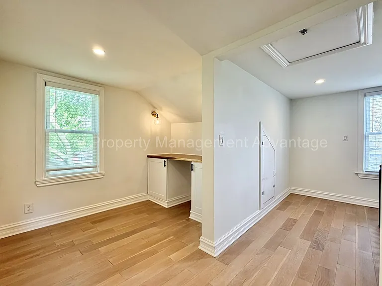 1330 E Chesterfield St — Photo 20