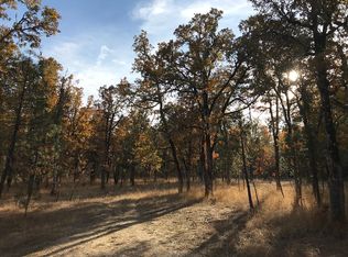 16560 Meadows Rd, White City, OR 97503