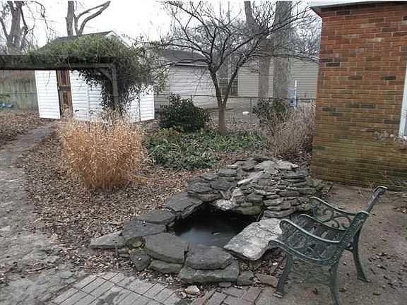 3rd image of 2110 Shenandoah Dr