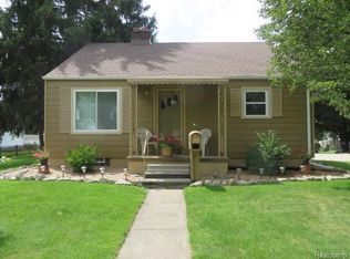 1222 Henry St, Saint Clair, MI 48079