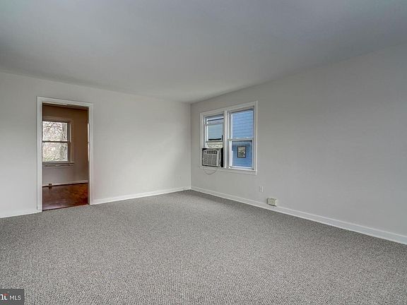 4th image of 2601 Washington Blvd