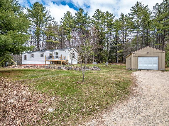 2nd image of 440 Old County Road