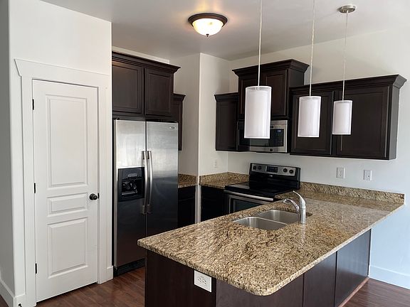 4th image of 1548 N Venetian Way
