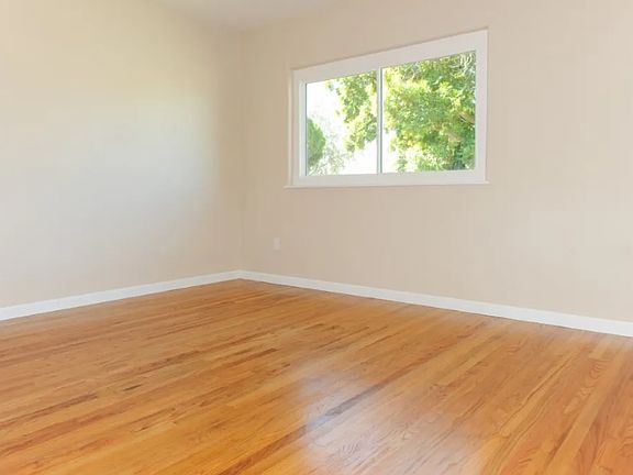 5th image of 4109 Ashford St