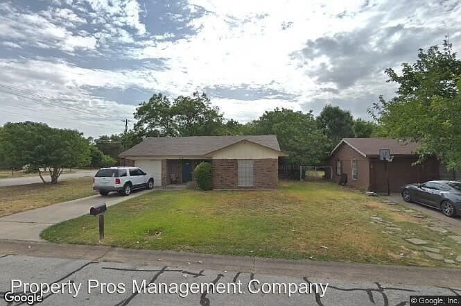 1st image of 718 Campbell Ln