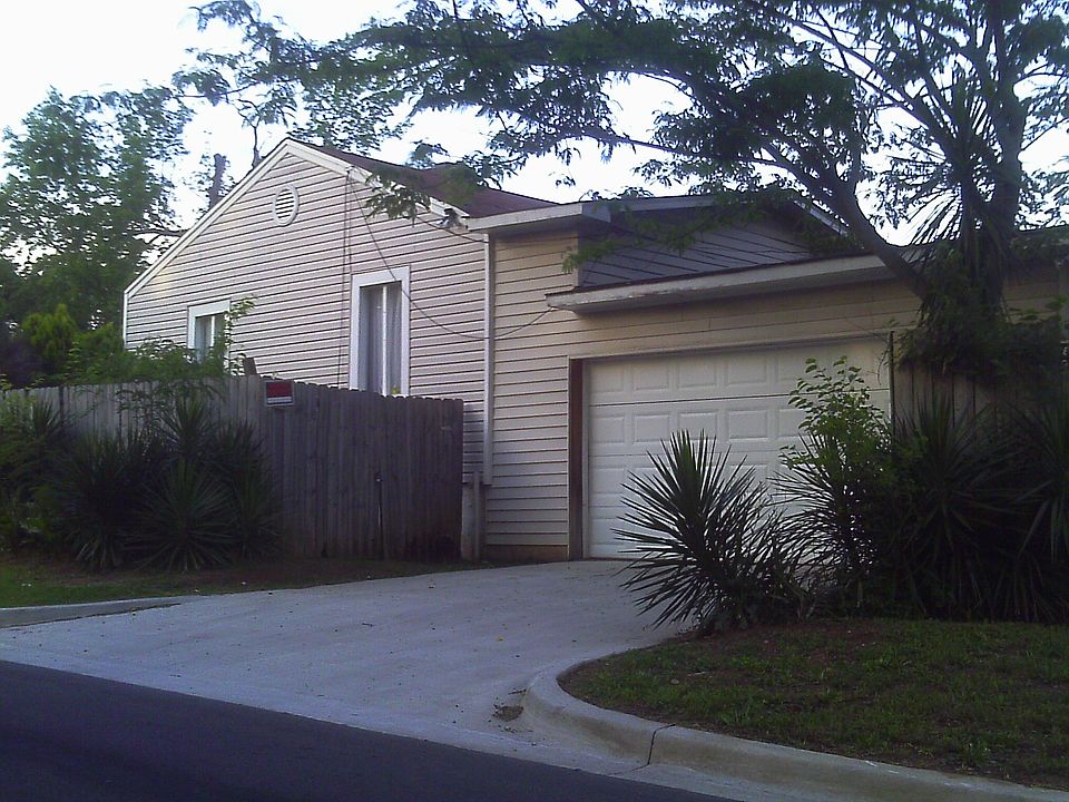 2nd image of 1533 2nd Ave W