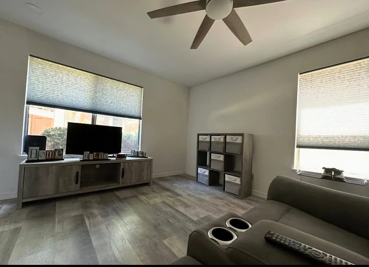 Building Photo - 1200 S Riordan Ranch St #69