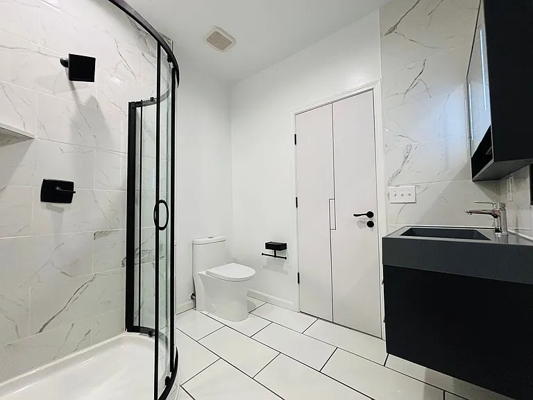 420B N Main St — Photo 2
