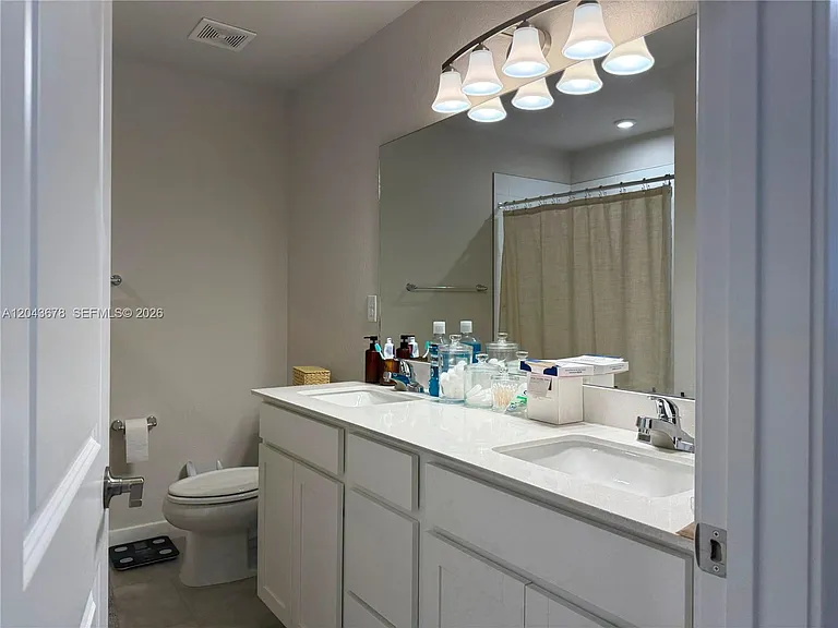 1057 NW 5th St #1057 — Photo 15