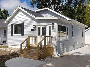 712 17th St, Kenosha, WI 53140