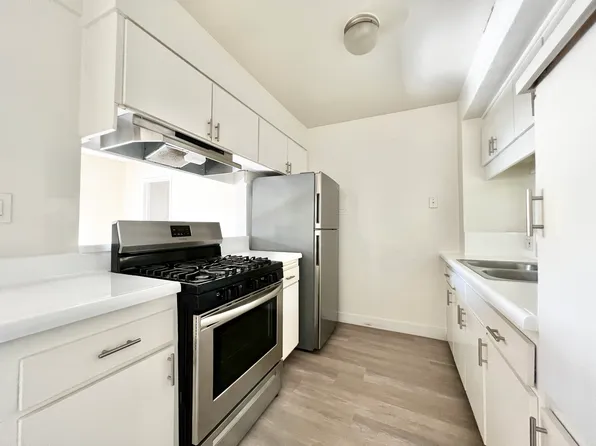 4215 Don Tomaso Dr APT 15, Los Angeles, CA 90008