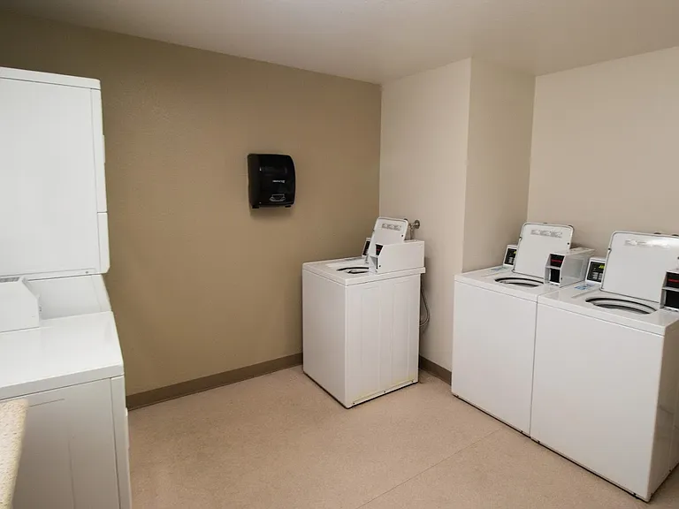 Gold Coast Apartments — Photo 17