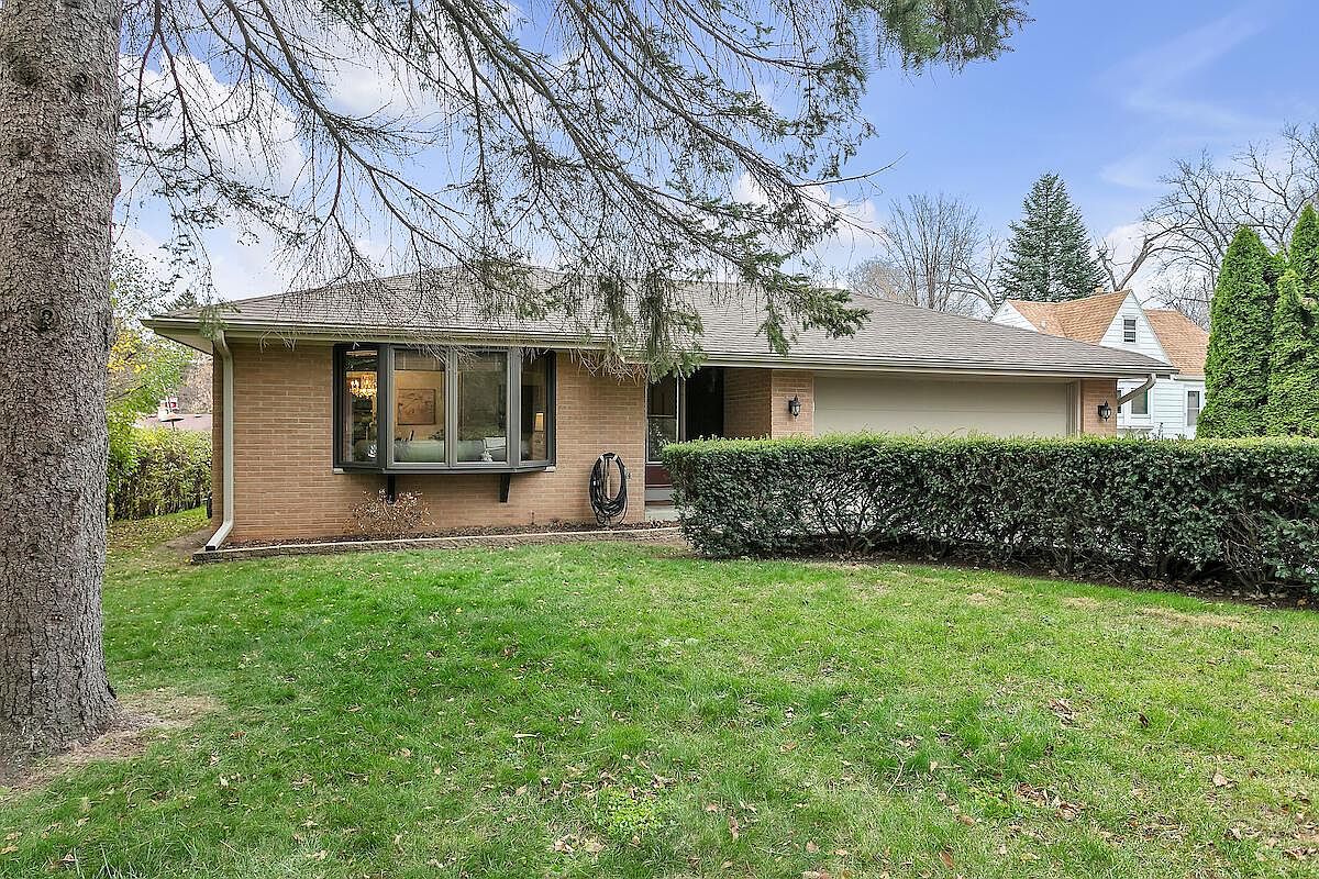 7862 North Sherman BOULEVARD, Brown Deer, WI 53209 Zillow