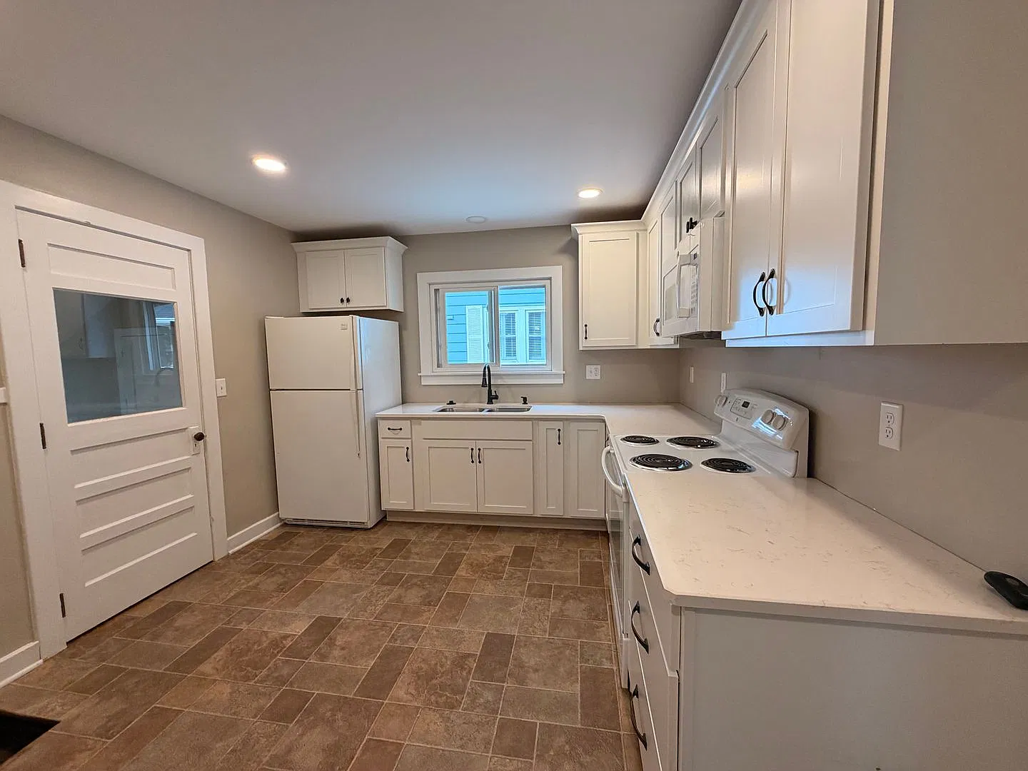 Cute 2 bedroom home on the West Side of Grand Rapids — Photo 4