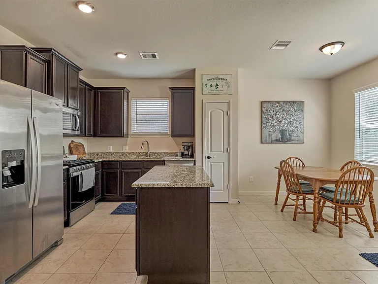 8884 Oval Glass St — Photo 9