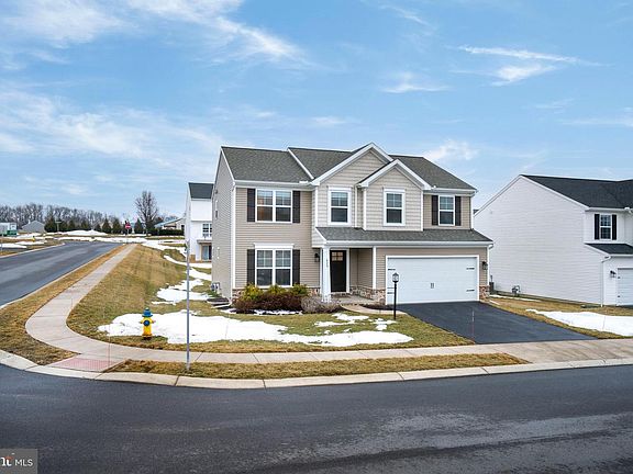 3rd image of 620 Fawn Valley Rd