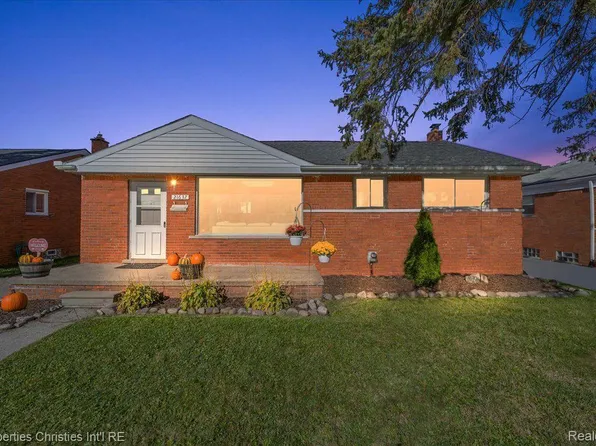 21637 Visnaw St, Saint Clair Shores, MI 48081